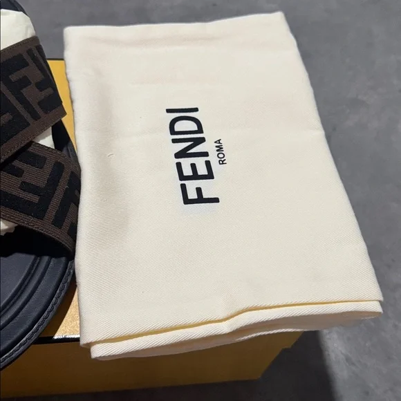 Fendi Men's FF cross band slide - Picture 3 of 5